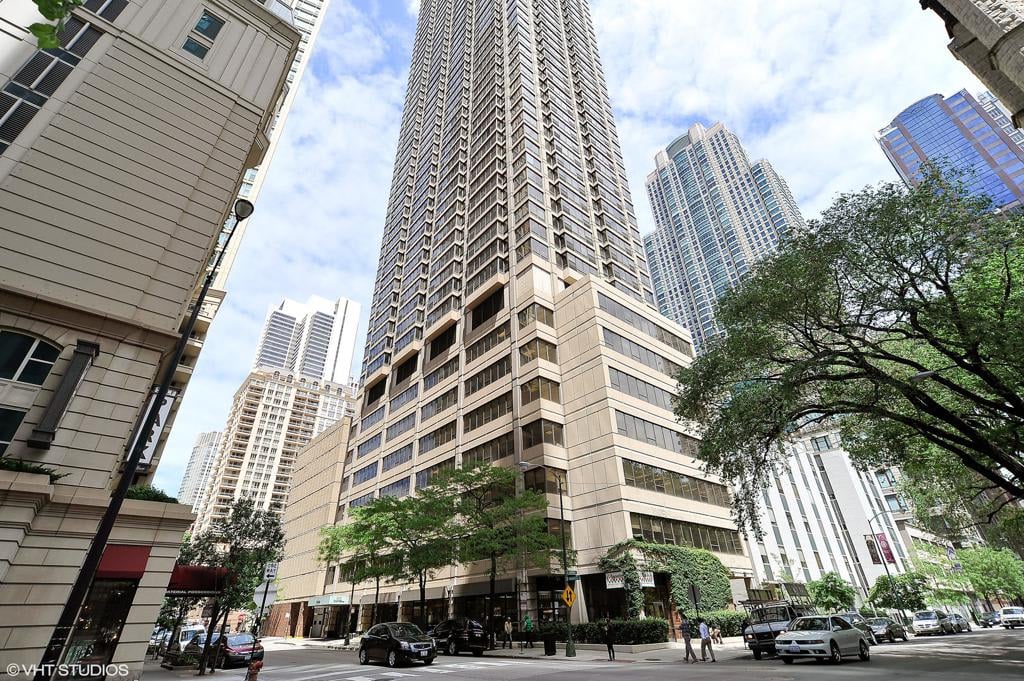 30 E Huron Unit 4609
