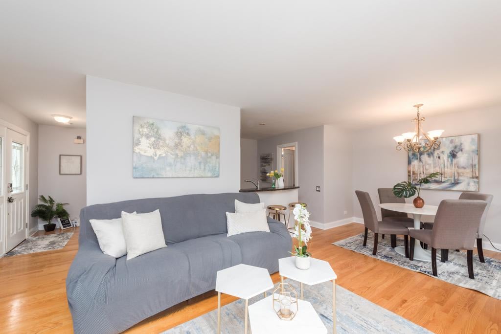 210 Queens Cove