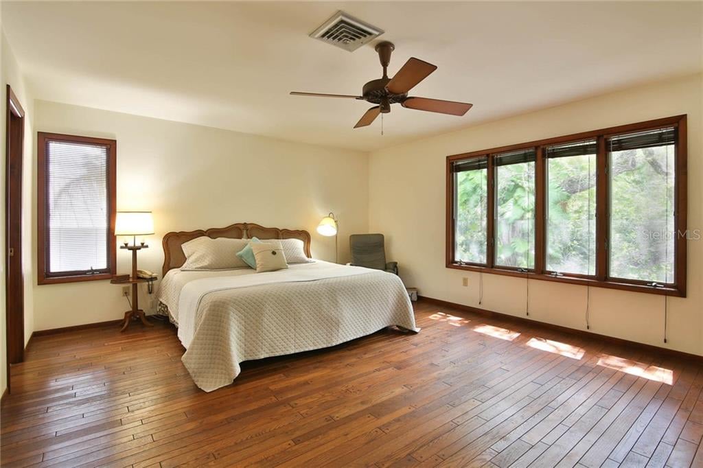 1311 Roberts Bay Ln