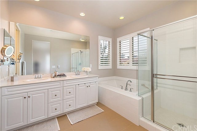 131 Bright Poppy, Irvine 