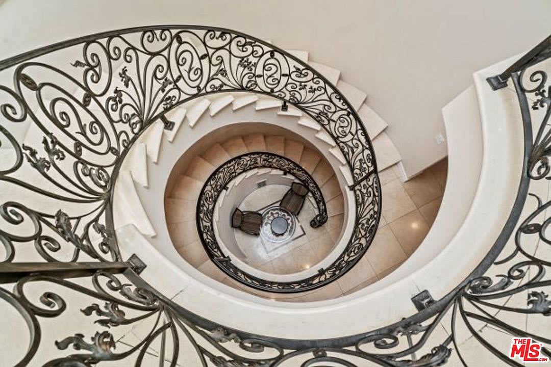Symphony Grandeur