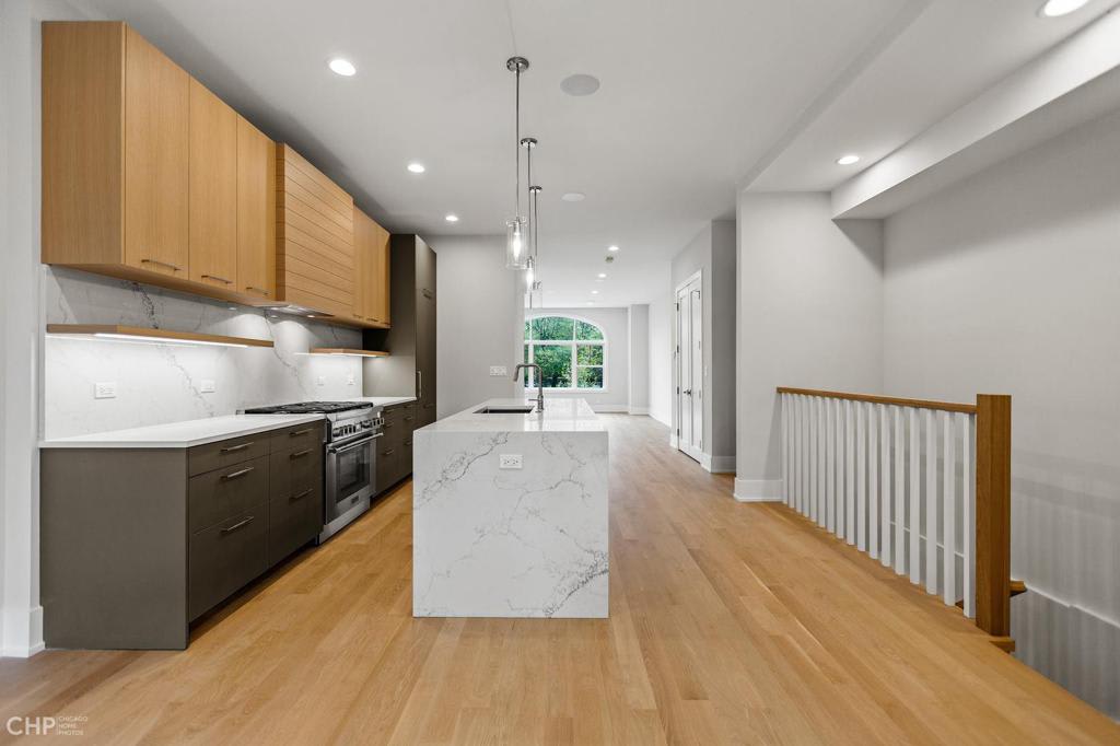 1909 W. Schiller #1W