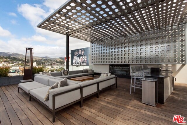 6250 Hollywood Boulevard, Unit 4D