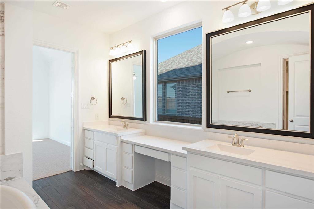 2835 Maple Oak Lane