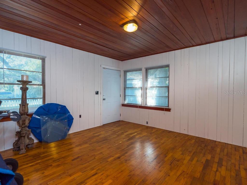 Valencia Terrace - A charming downtown cottage 