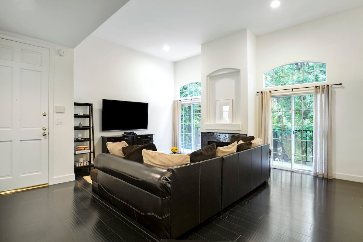 813 North Martel Avenue #6