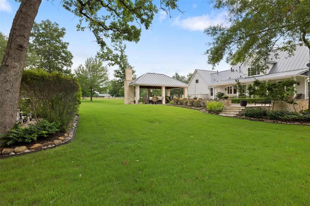 461 Piney Creek Rd Bellville, Tx 77418