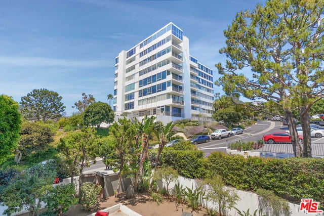 17368 Sunset Blvd, #203A