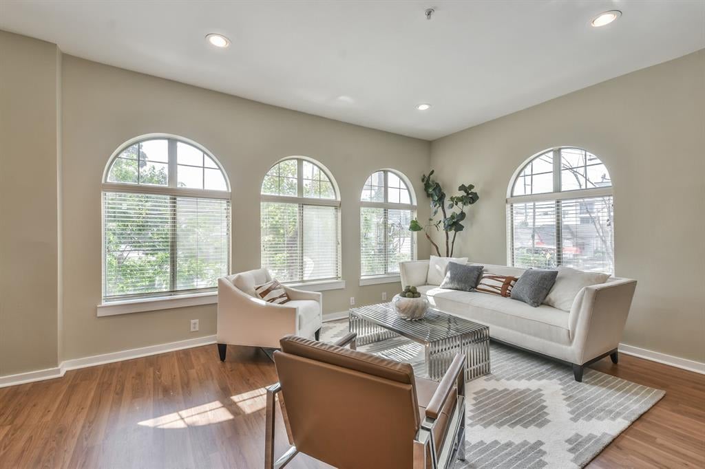 806 Jackson Hill Street Unit: 201