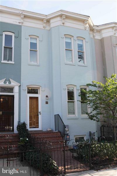 627 E Street SE