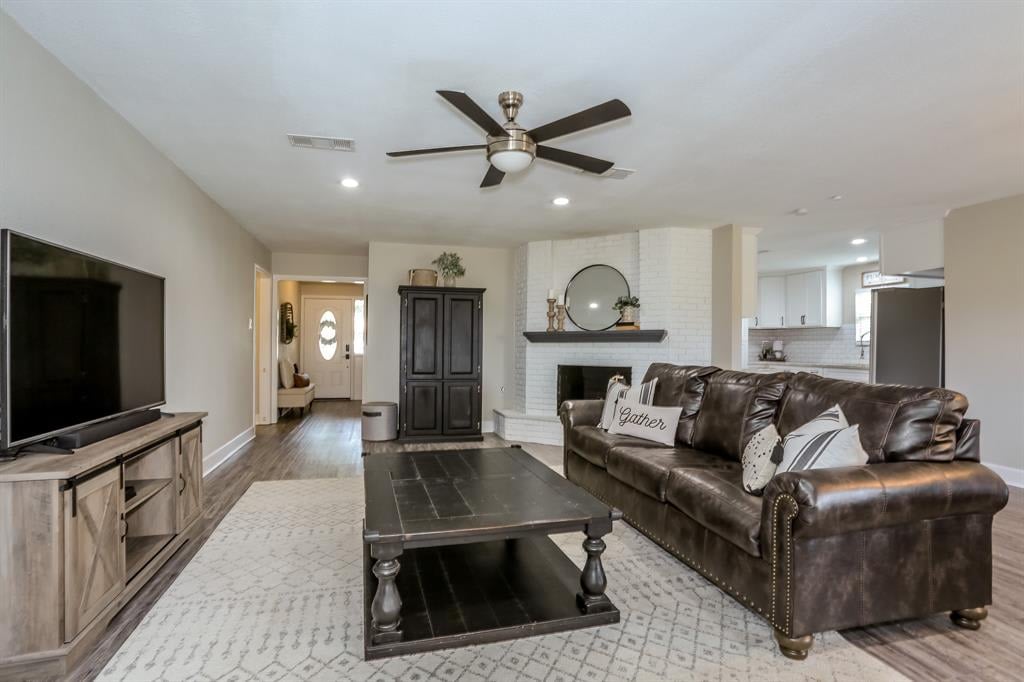 215 Acorn Tree Court