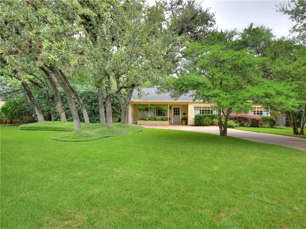 3102 Perry Ln