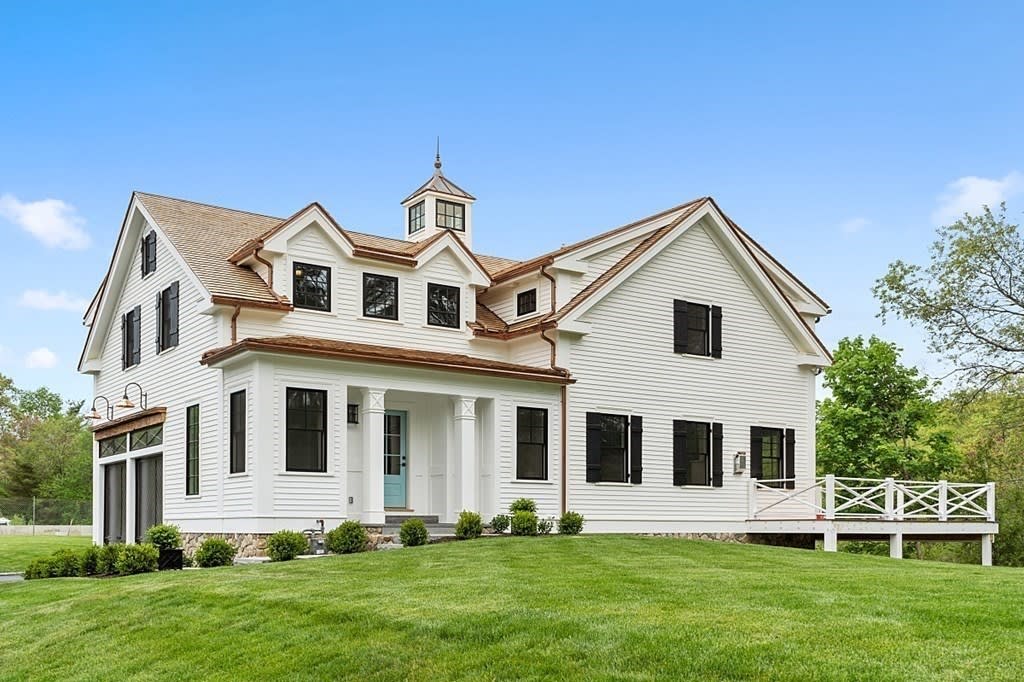 24 McCallar Lane