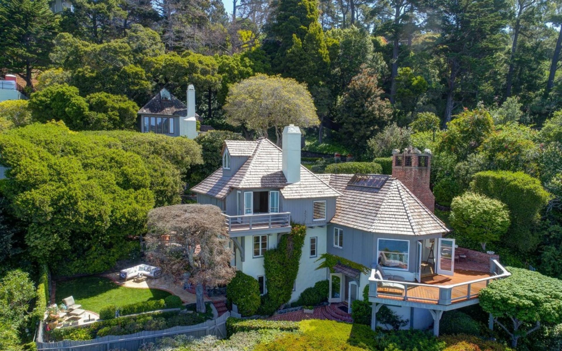 35 Belvedere Ave