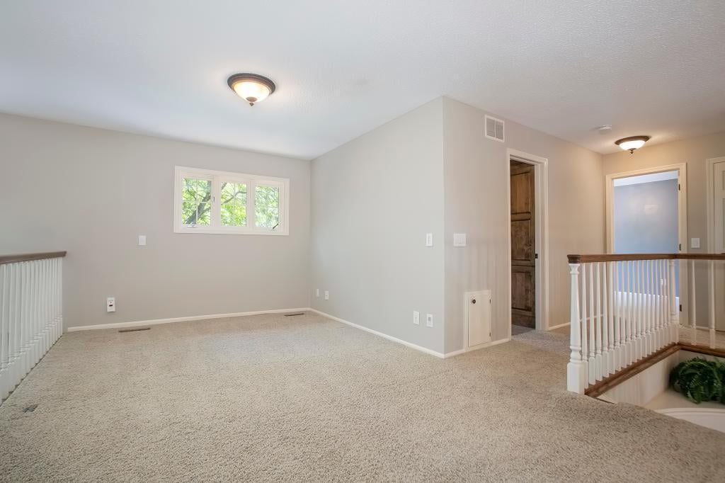 Charming in Eden Prairie!