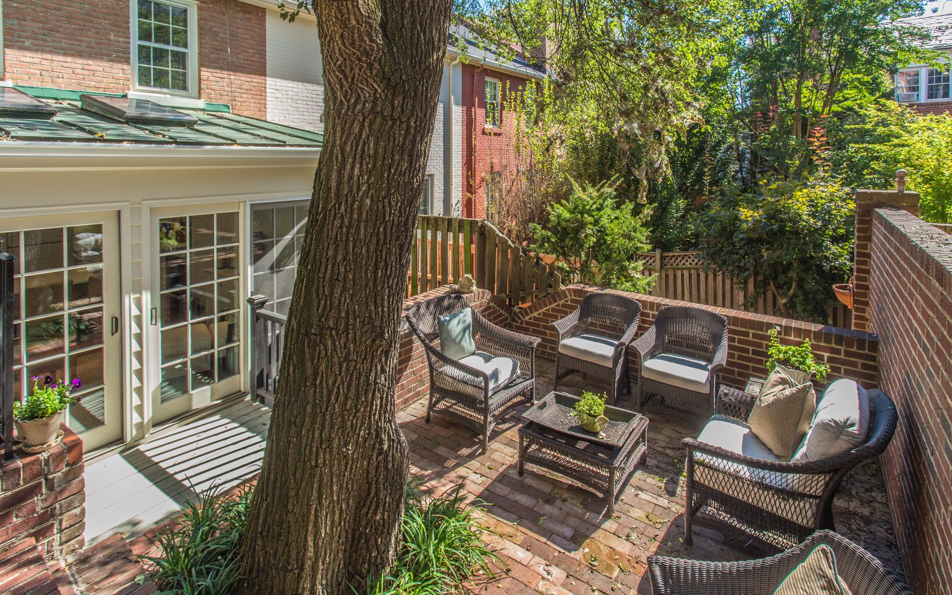 619 Pommander Walk