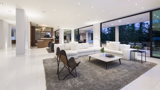 Crown Manor
