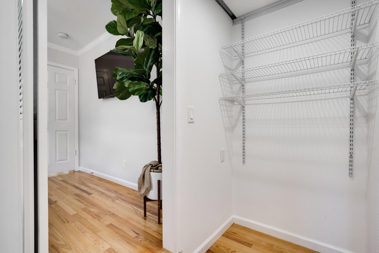 15720 Loma Vista Ave, Los Gatos, CA 95032-3637