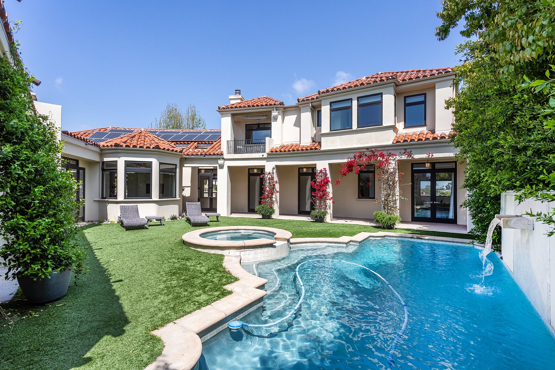 2943 Club Dr, Cheviot Hills