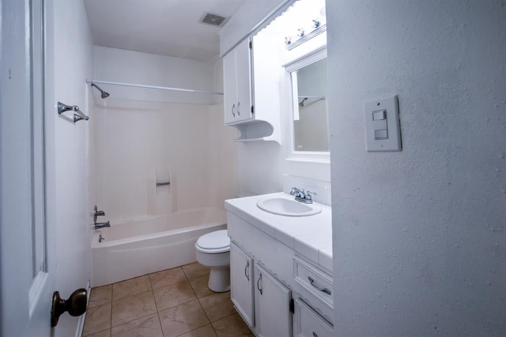 437 N Meinecke St Bellville, Tx 77418