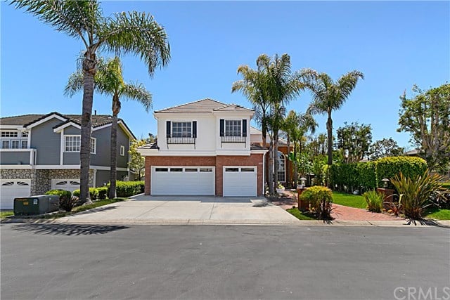 6652 Carriage Circle, Huntington Beach 
