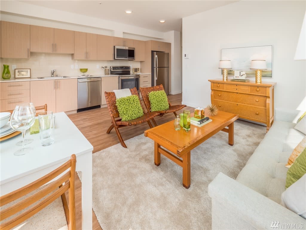 121 12th Ave E , #402  
