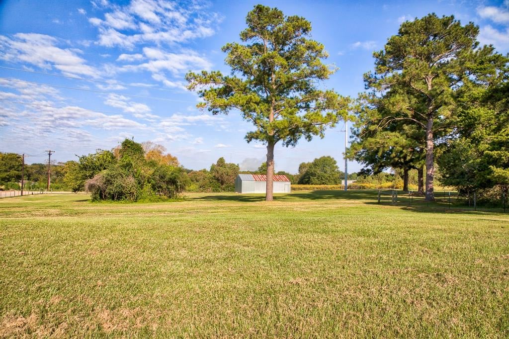 210 W Chatham St Bellville, Tx 77418