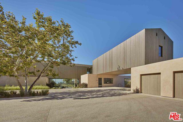 Brentwood Modern by Noah Walker AIA