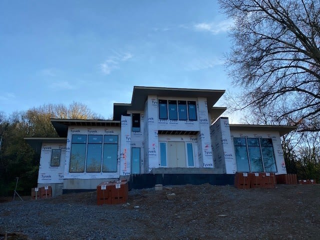 1611 Tyne Blvd