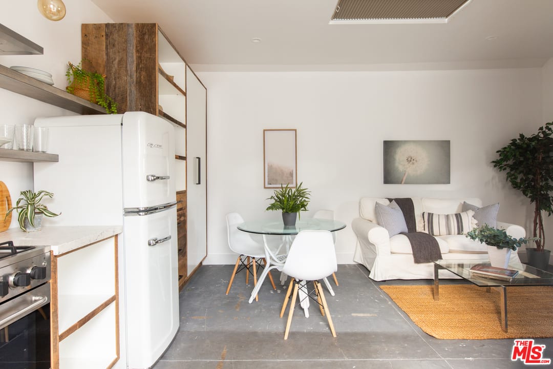 860 Marco Pl, Venice, CA 90291