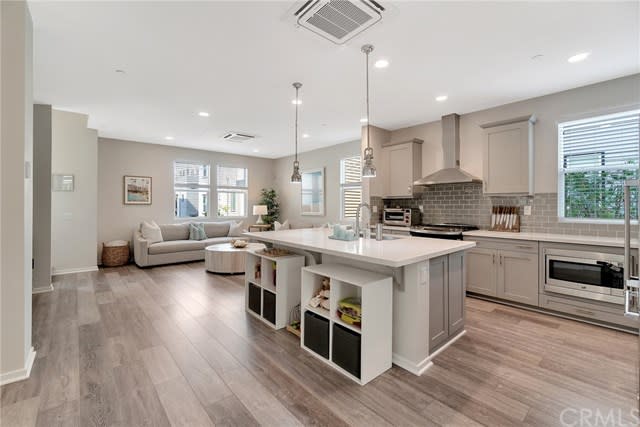 576 Donovan Lane, Costa Mesa