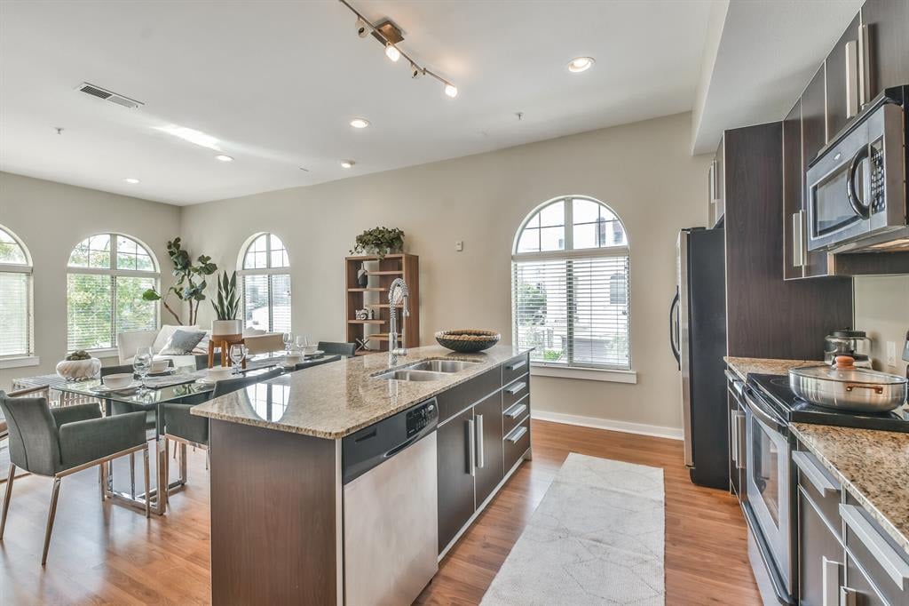 806 Jackson Hill Street Unit: 201