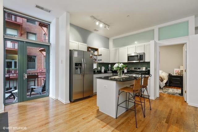 208 W Washington St #1406
