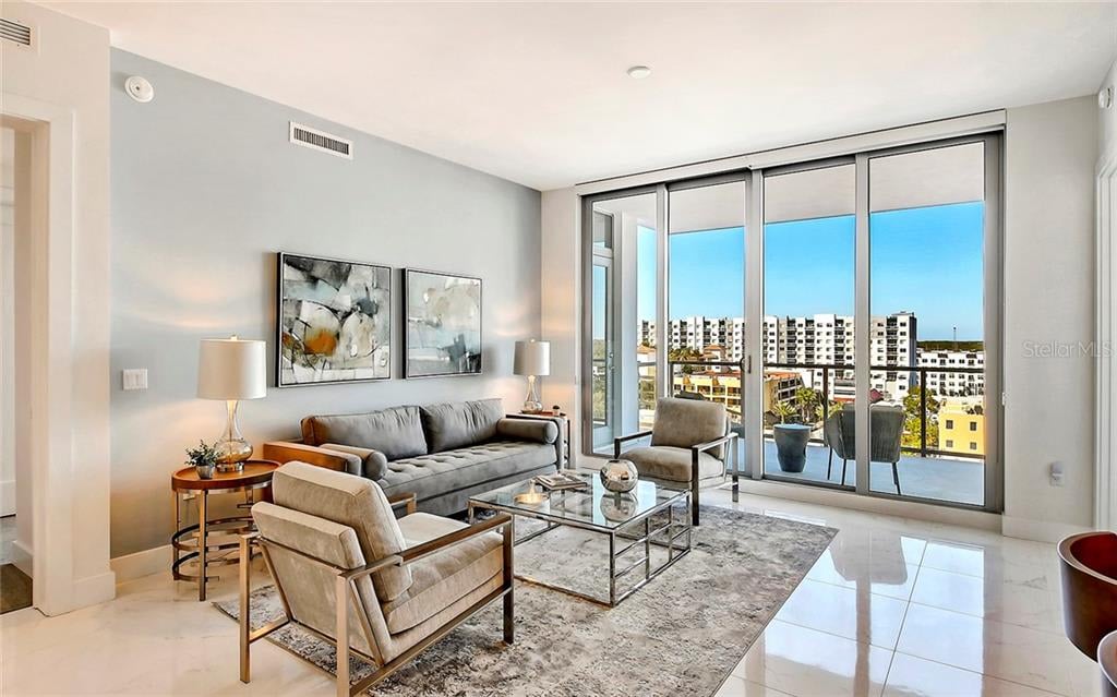 111 S Pineapple Ave #821