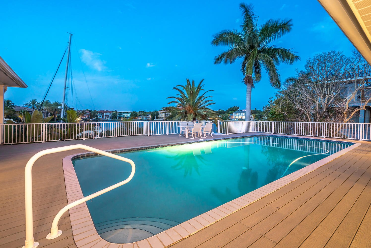 1329 Vista Dr