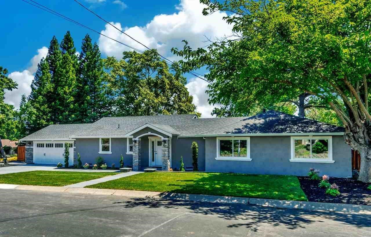230 Valley Dr.