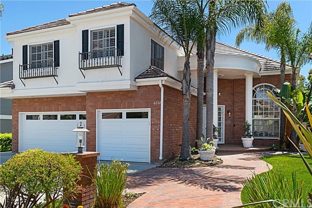 6652 Carriage Circle, Huntington Beach 