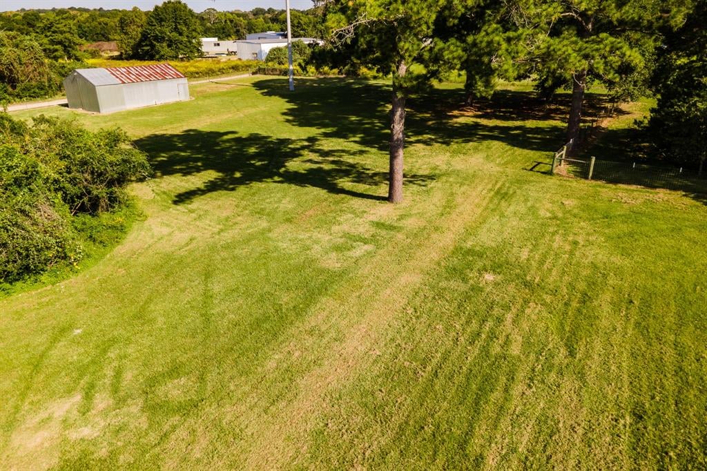 210 W Chatham St Bellville, Tx 77418