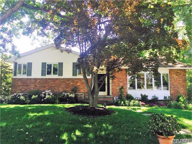 65 Oak Hill Dr, Oyster Bay