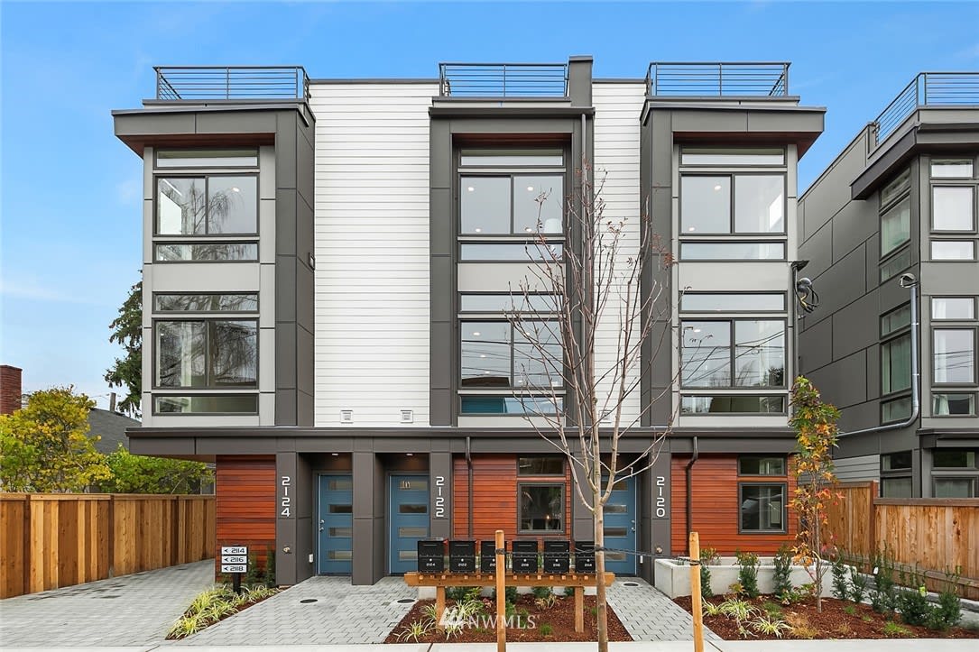 2116 3rd Avenue N, Seattle, WA 98109