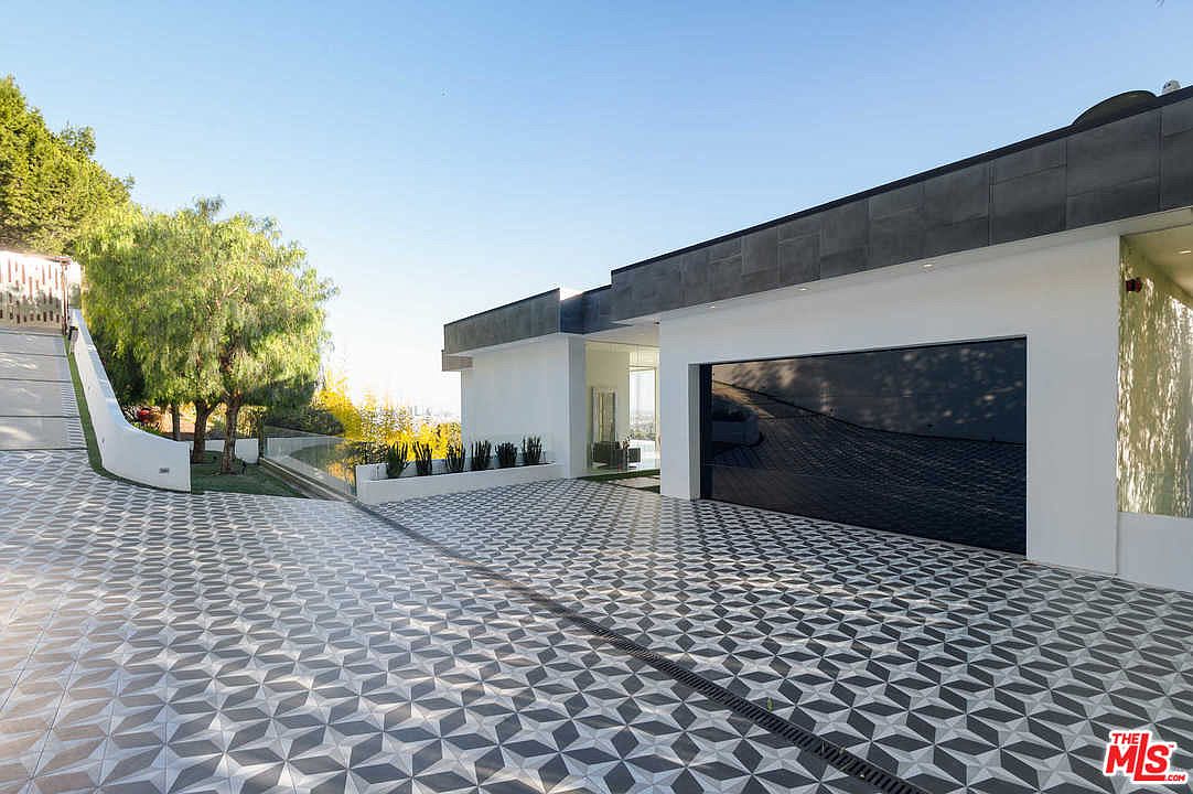 Elysian Palazzo