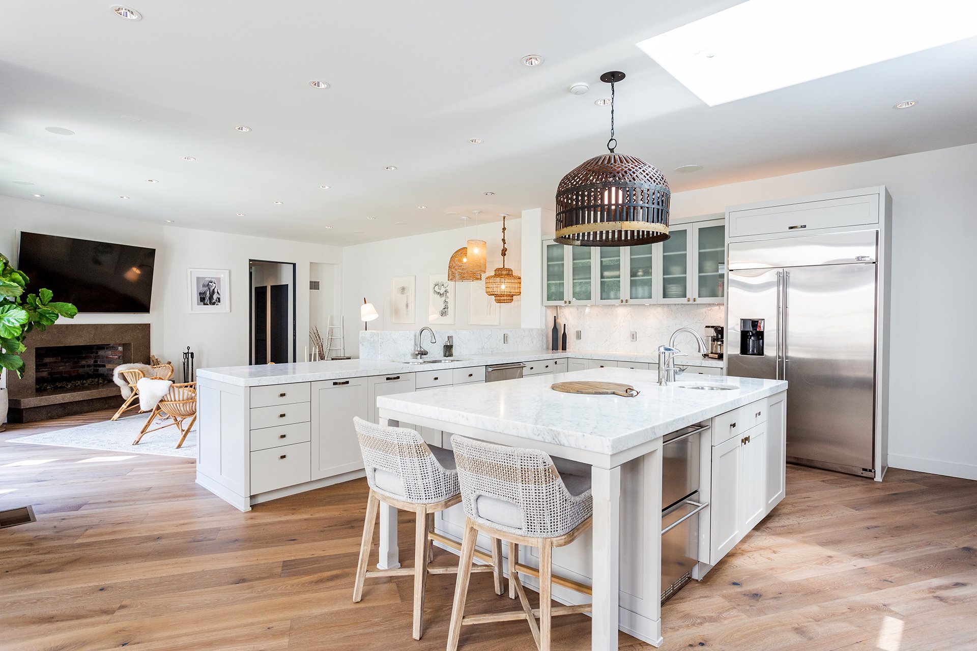 2943 Club Dr, Cheviot Hills