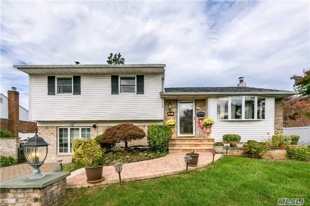 35 Colony Ln, Syosset
