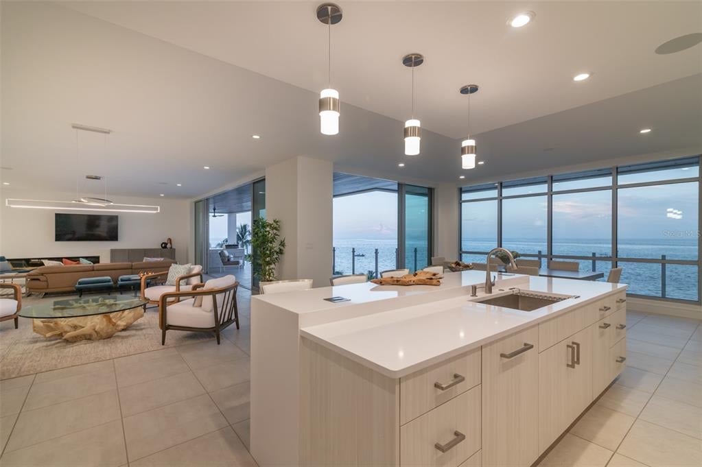 4750 Ocean Blvd, #202