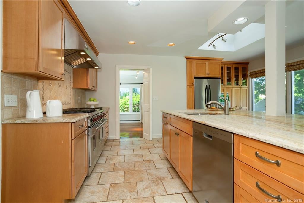 25 Linwood Ave