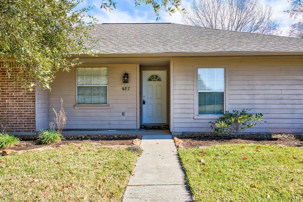 437 N Meinecke St Bellville, Tx 77418