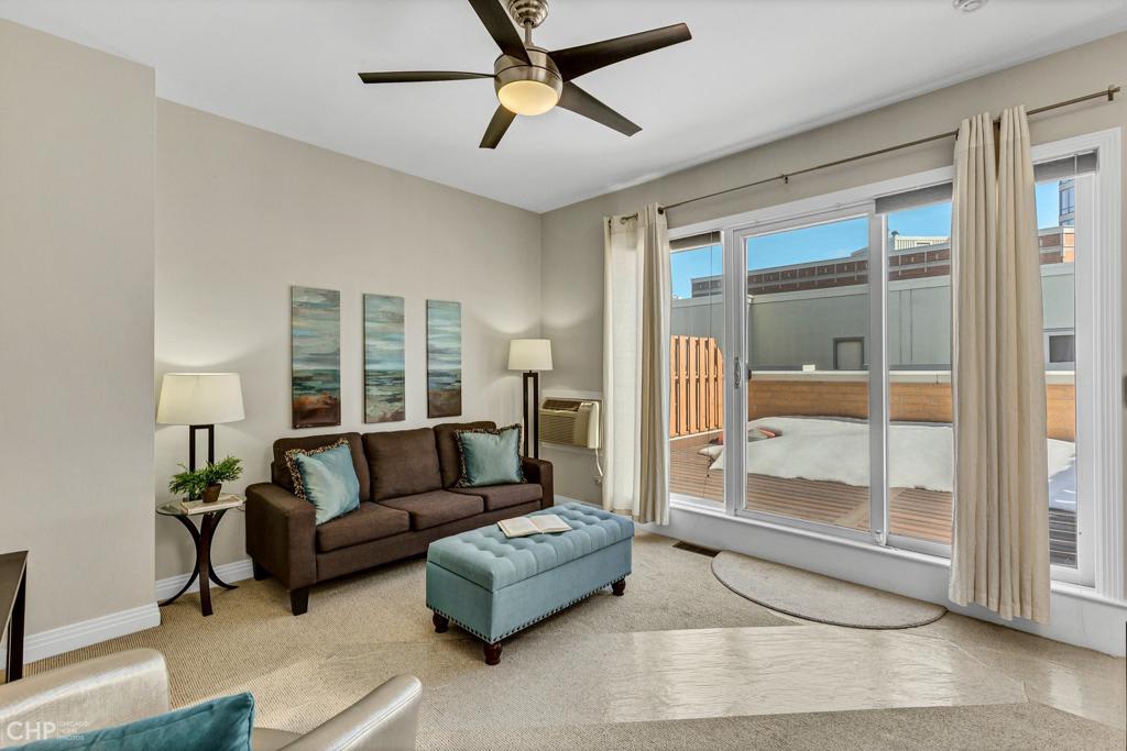 River West Townhome: 527 N Peoria
