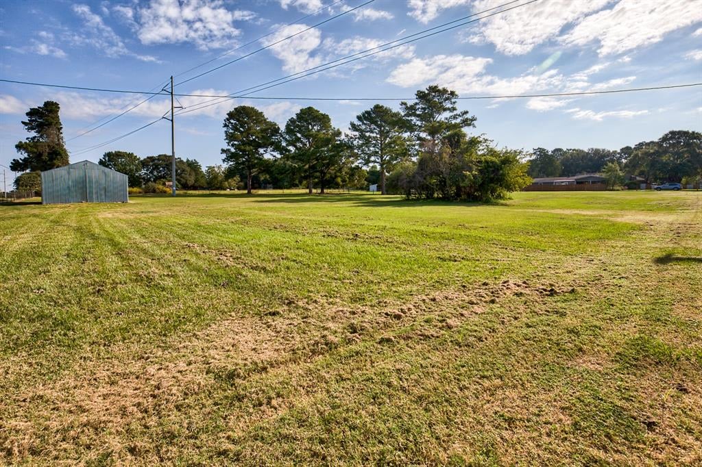 210 W Chatham St Bellville, Tx 77418