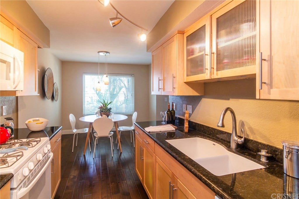 4536 Colbath