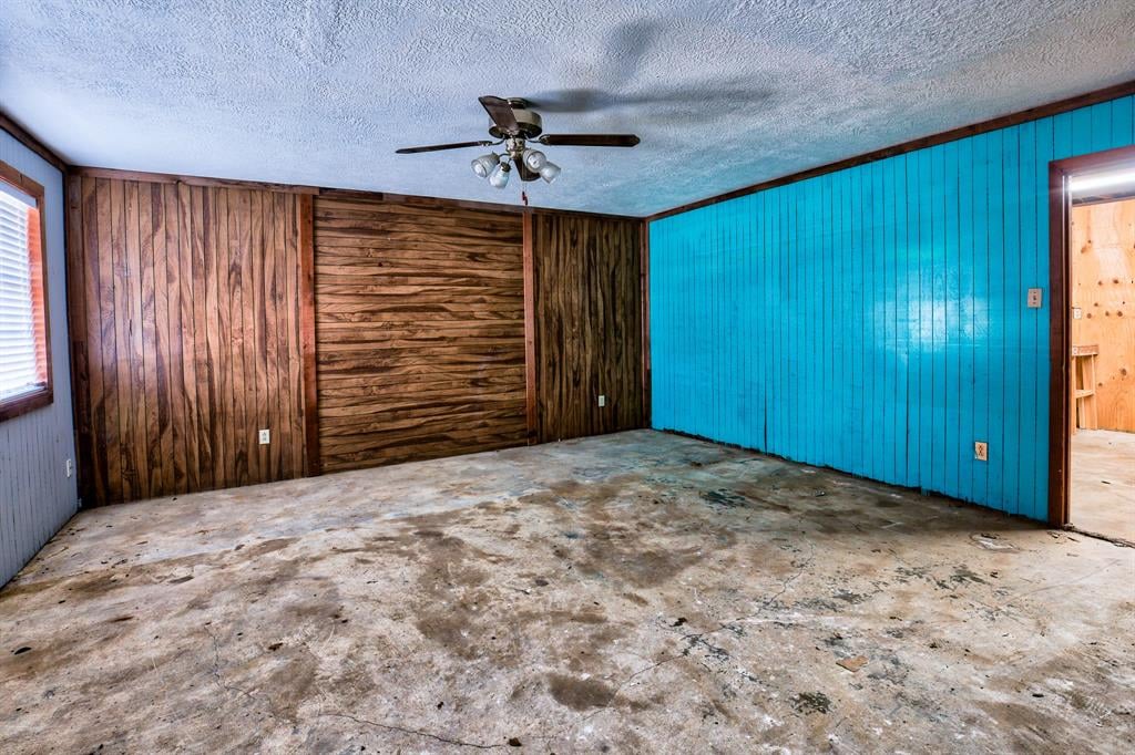 437 N Meinecke St Bellville, Tx 77418